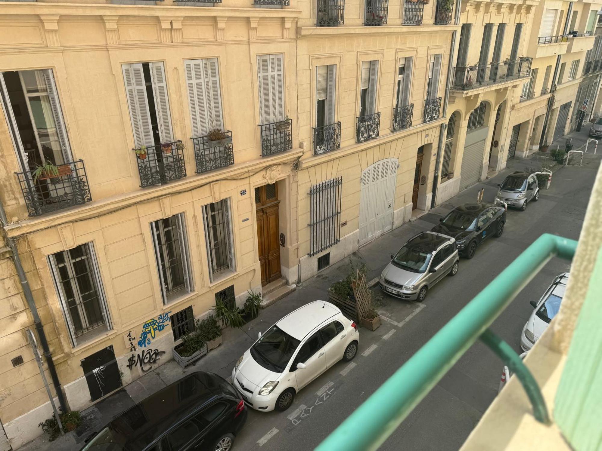 Pres De La Gare St Charles Apartment *